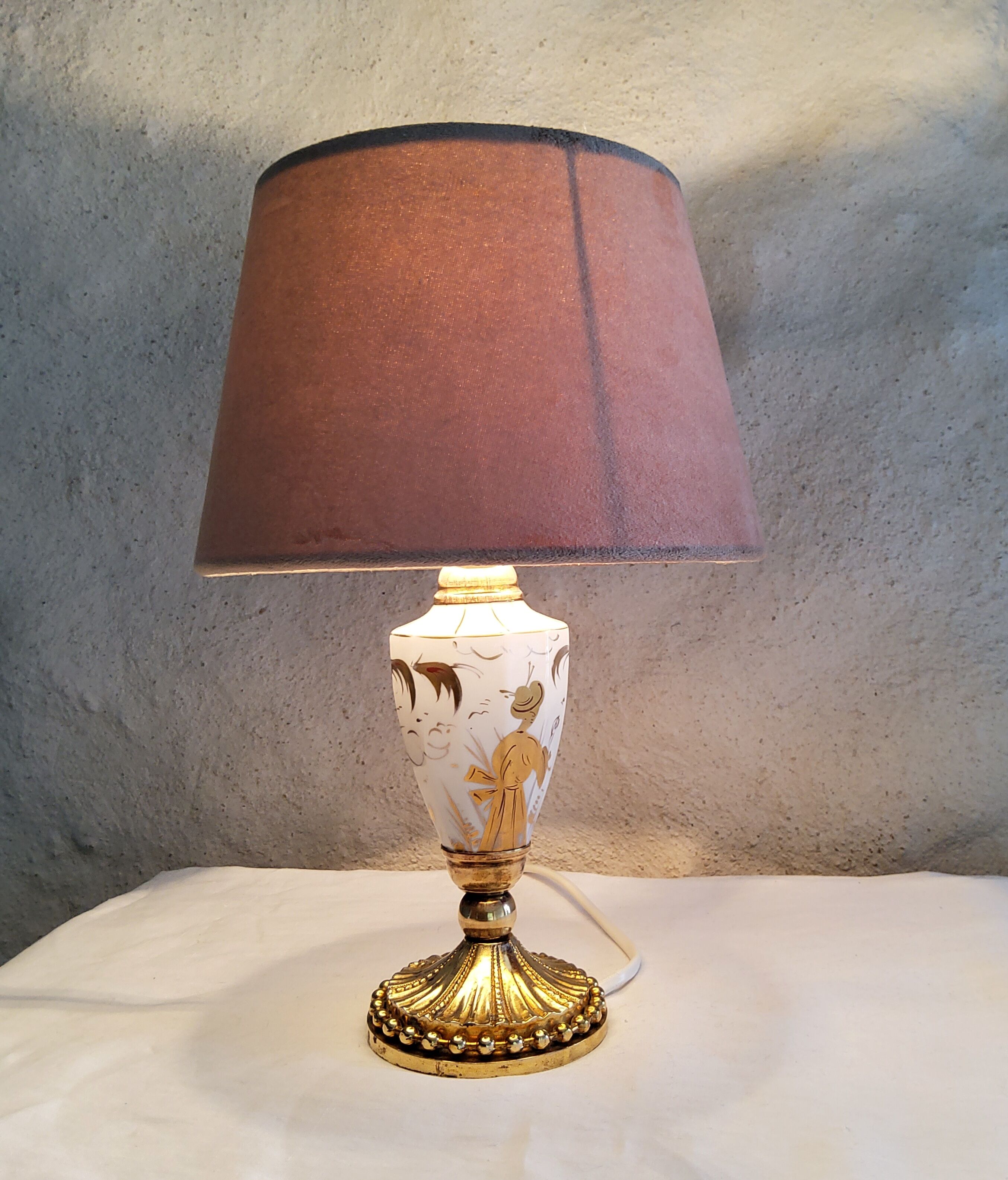 Earthenware lamp