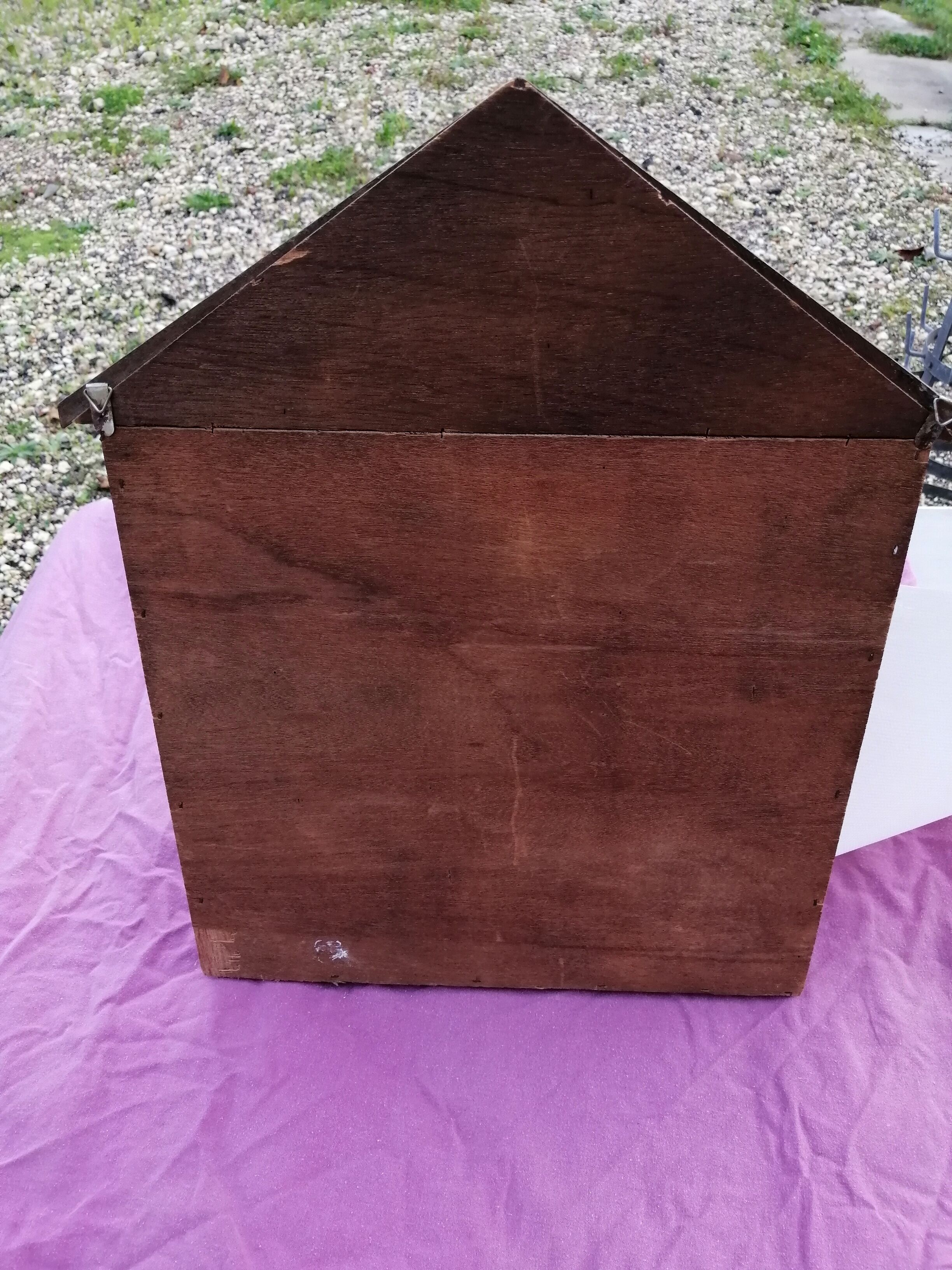 Vitrine pour miniature style chalet en bois vintage mural