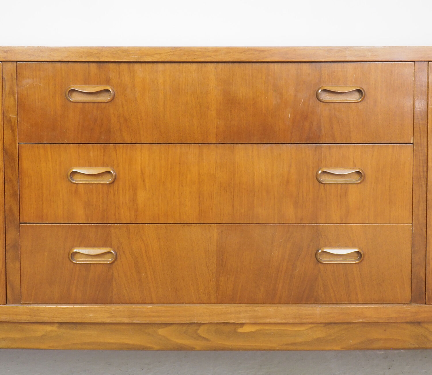Vintage Danish design sideboard in walnut veneer,1960's
