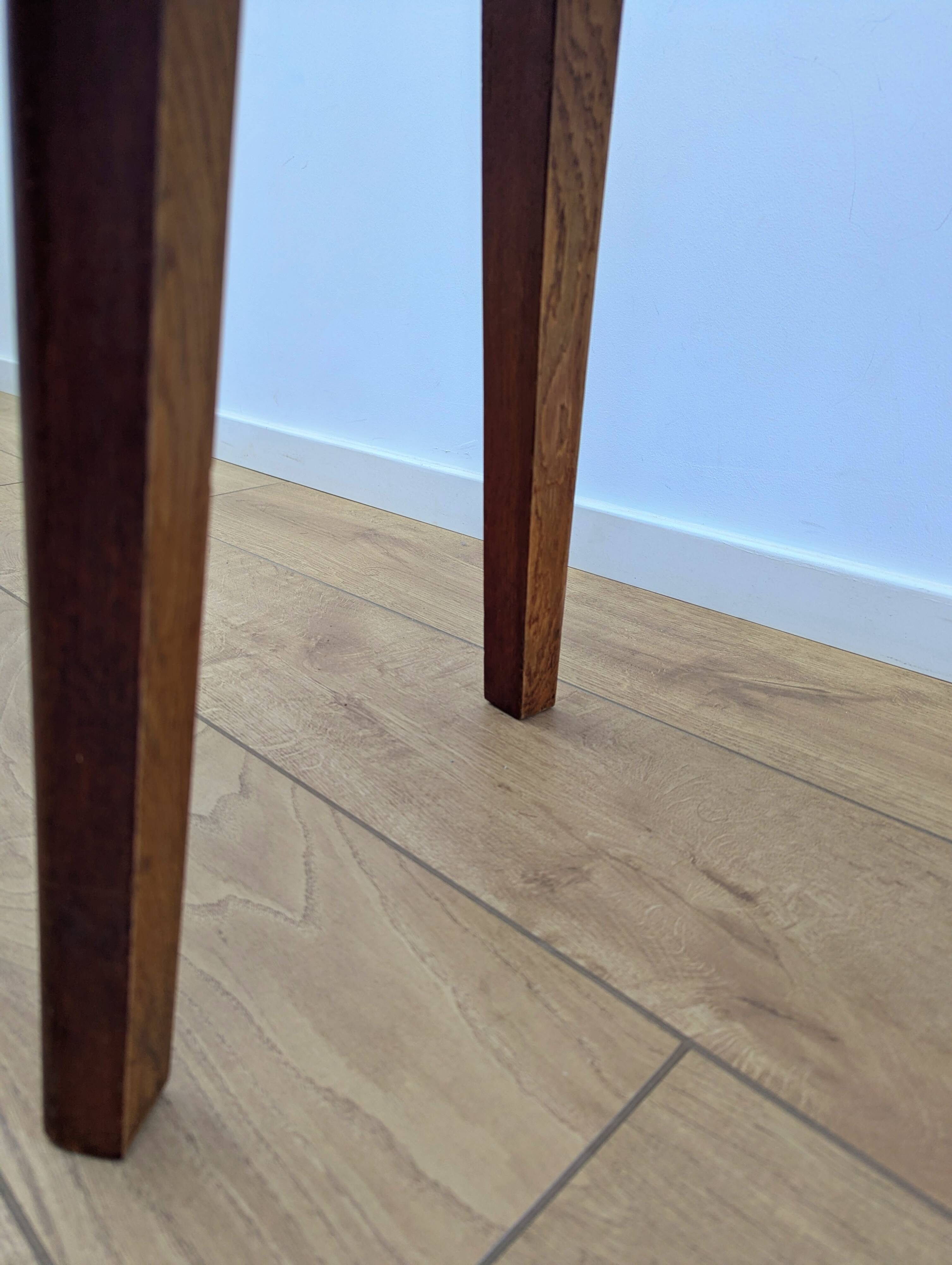 Restored vintage varnished wood bean-shaped tripod table