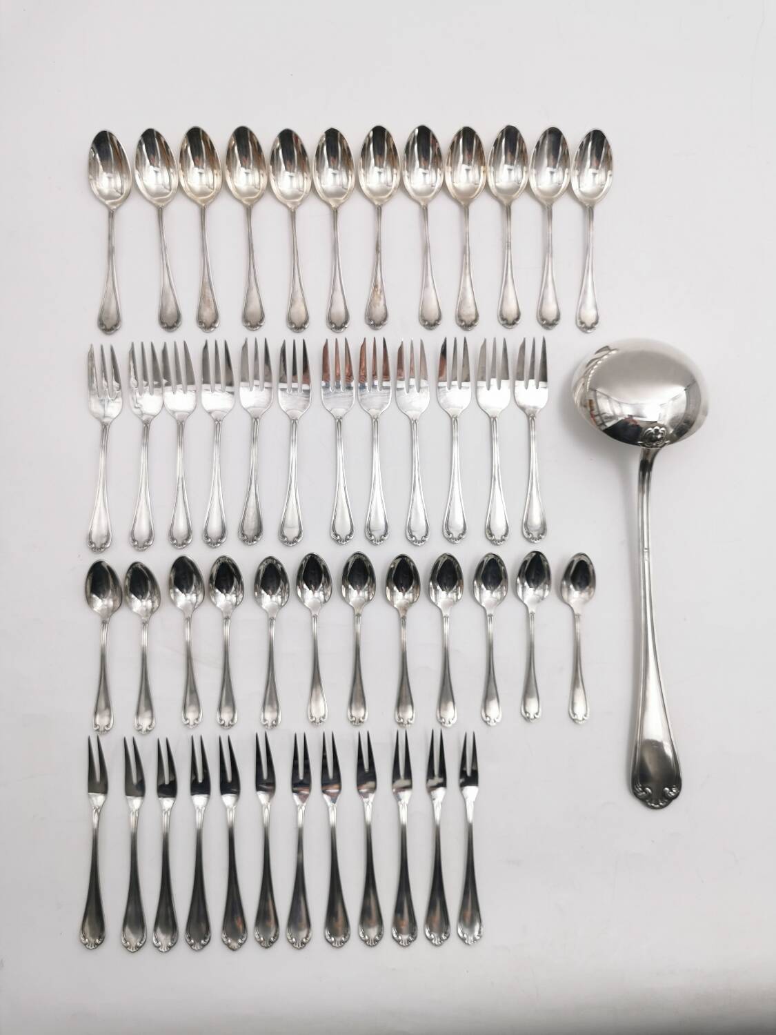 Deetjen 109 Piece Silverware Set Silver Metal Cutlery Set for 12 People