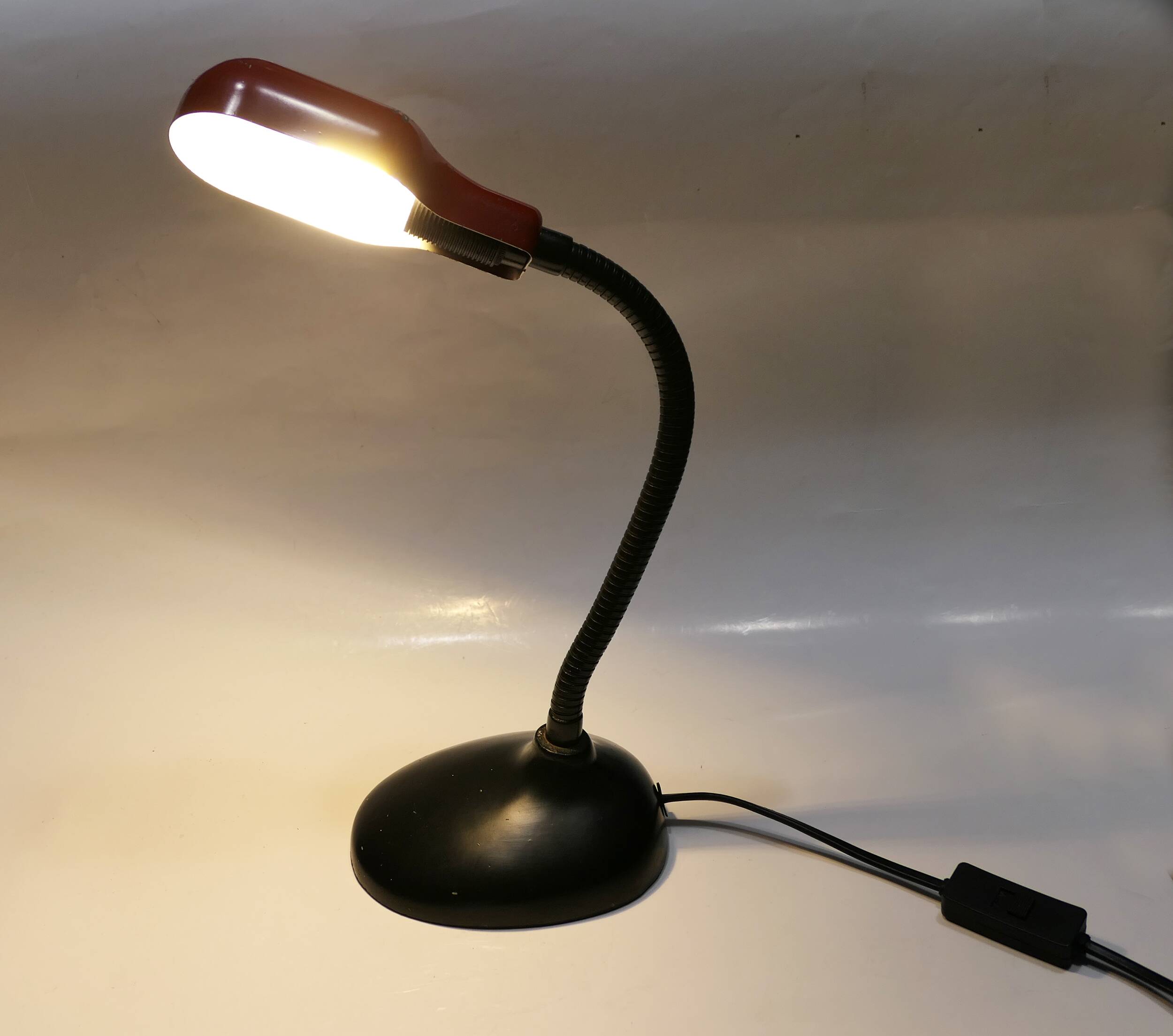 1960s articulated desk or workshop lamp in cast iron and metal