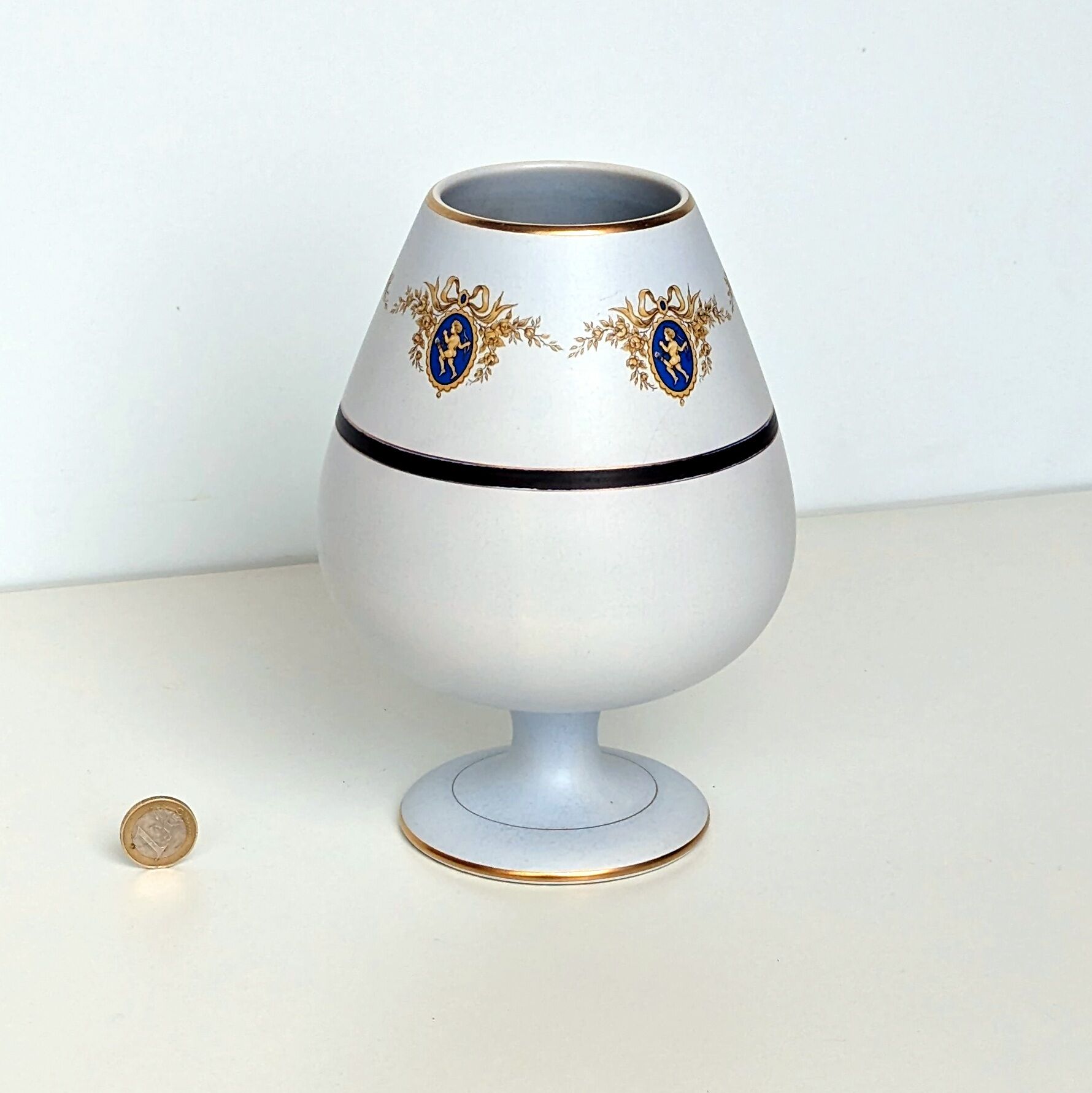 Footed vase, ceramic pot - Flora Keramiek Gouda Holland factory