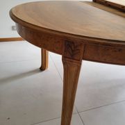 Table et 10 chaises de style Art Nouveau