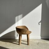 Quadripod chair with round seat and small back in natural monoxyl mango wood