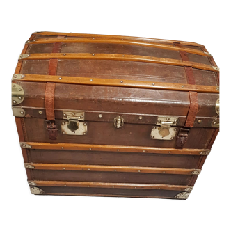 Travel trunk early 1900