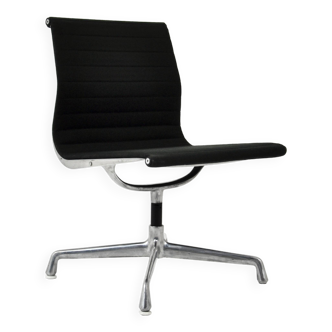 Black office chair by Charles & Ray Eames for Herman Miller, 1960s