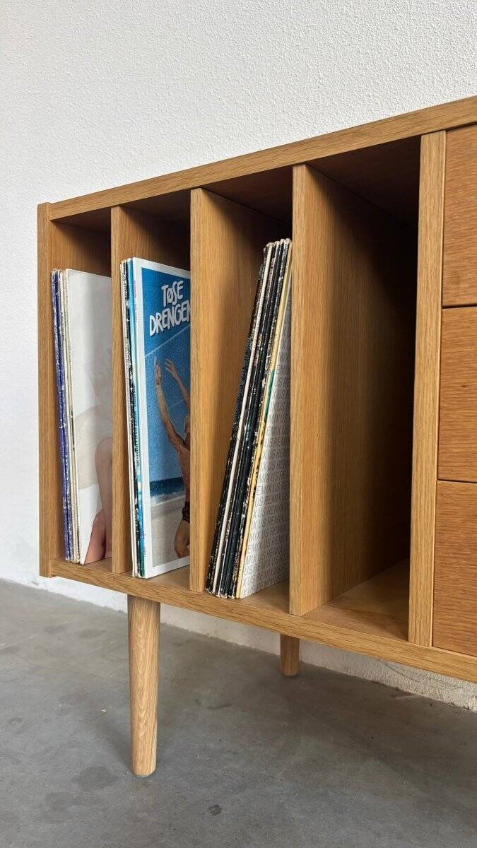 Vintage sideboard vinyl compartment in oak