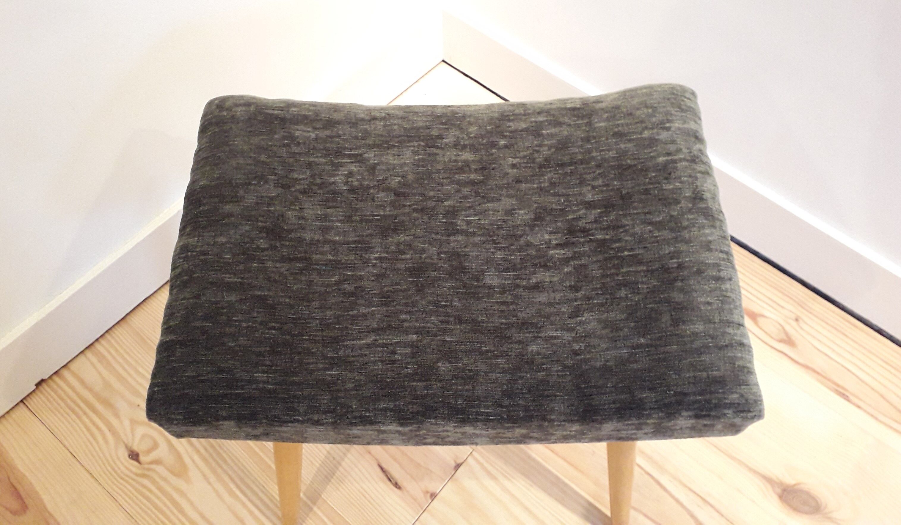 Footstool or footrests