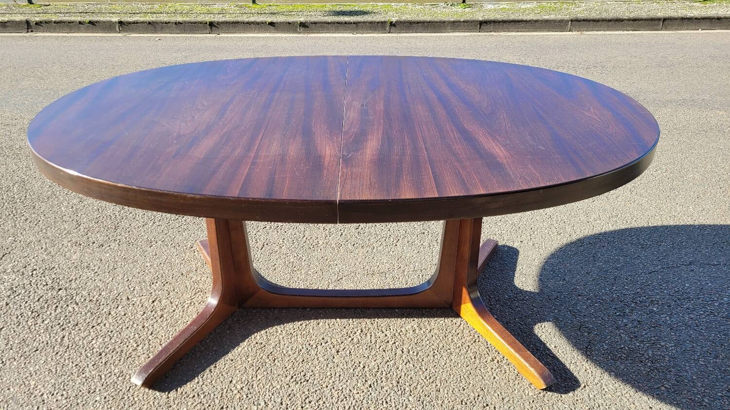 Vintage Baumann Scandinavian oval table - 1960s