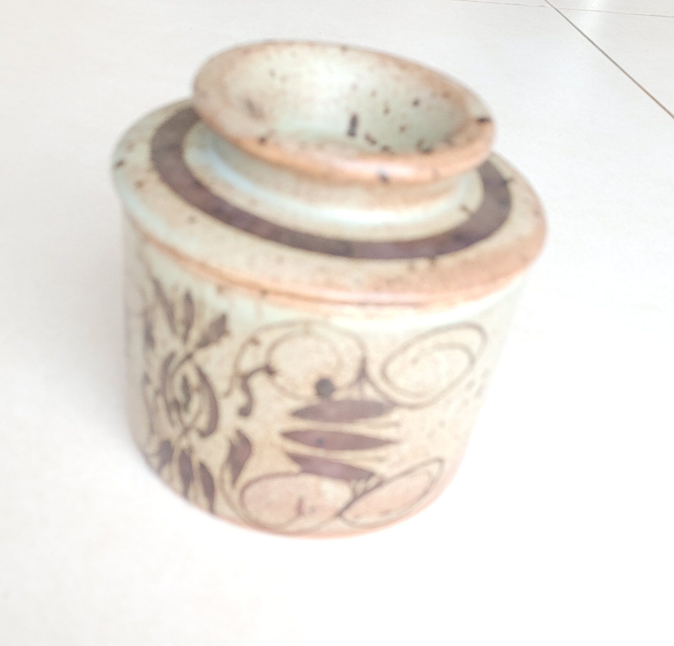 Butter maker with water in gres