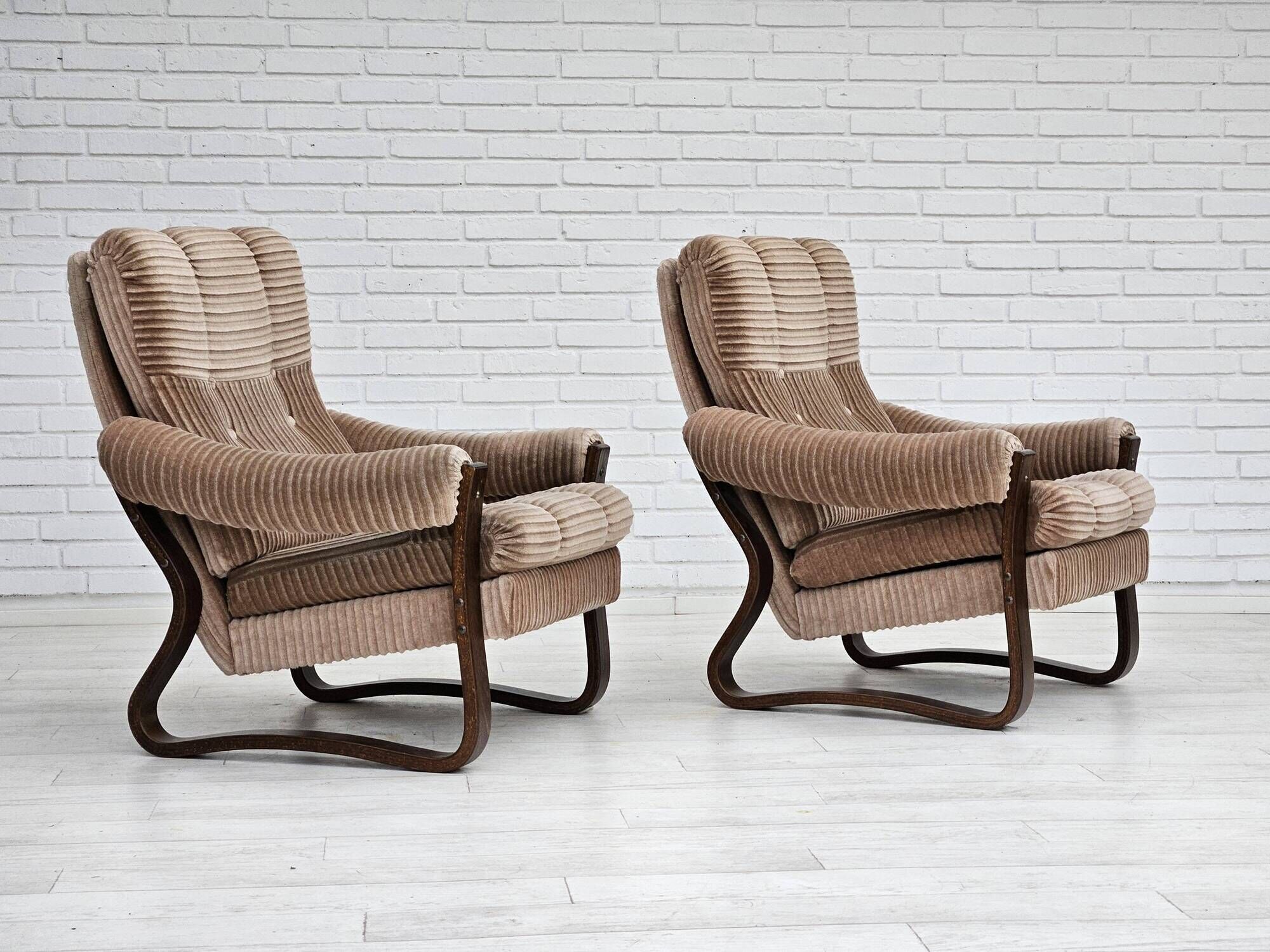 1970s, pair of Danish lounge chairs, original very good condition, corduroy.