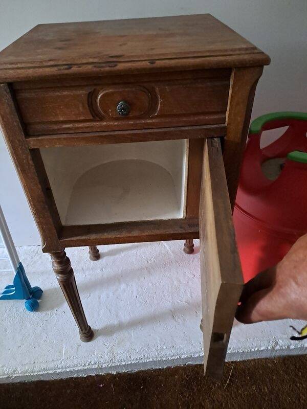 Petite table de chevet