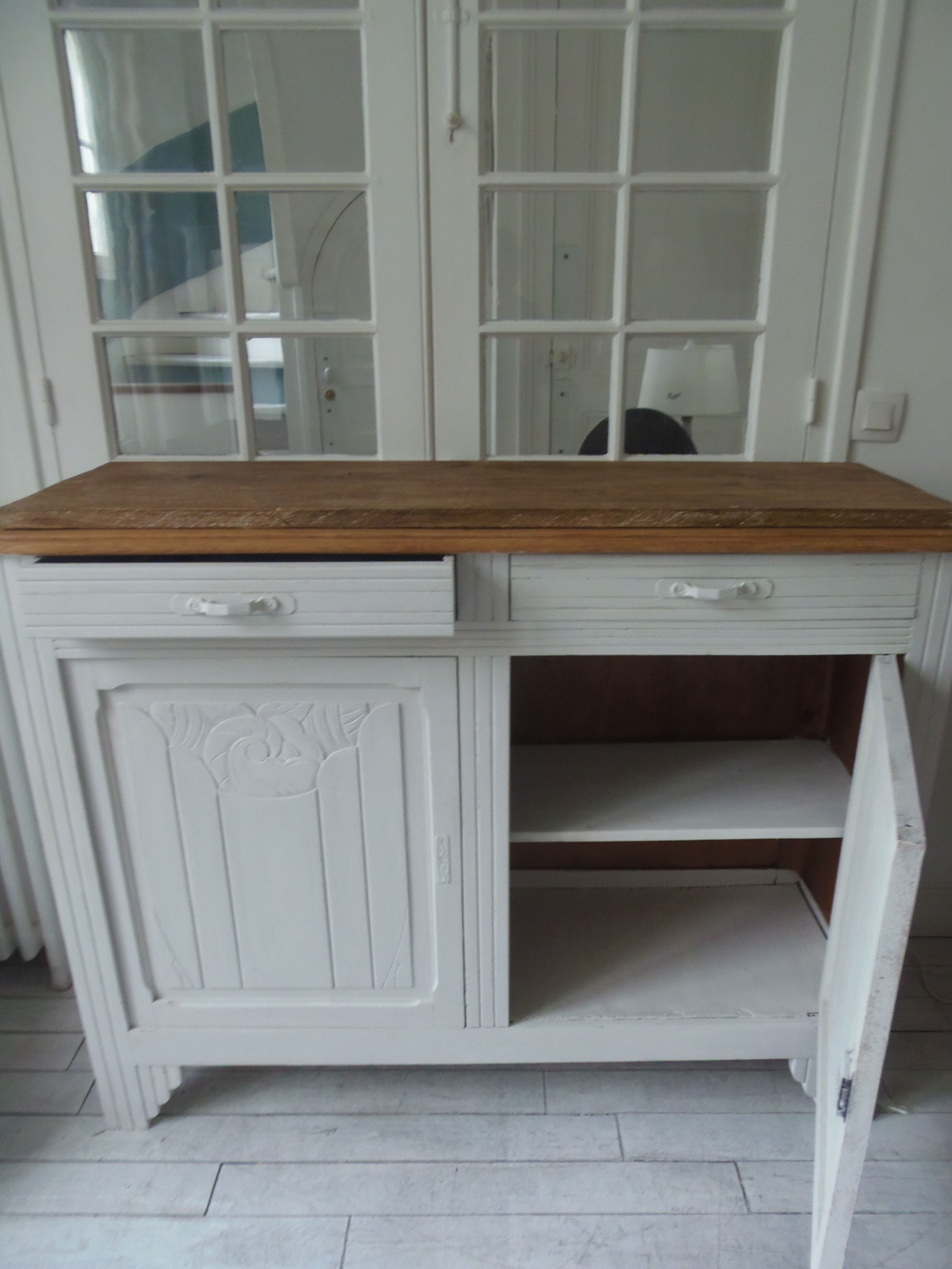 Art Deco buffet patinated pearl grey waxed finish, raw wooden tray.