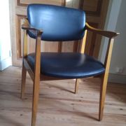 Large Scandinavian office armchair