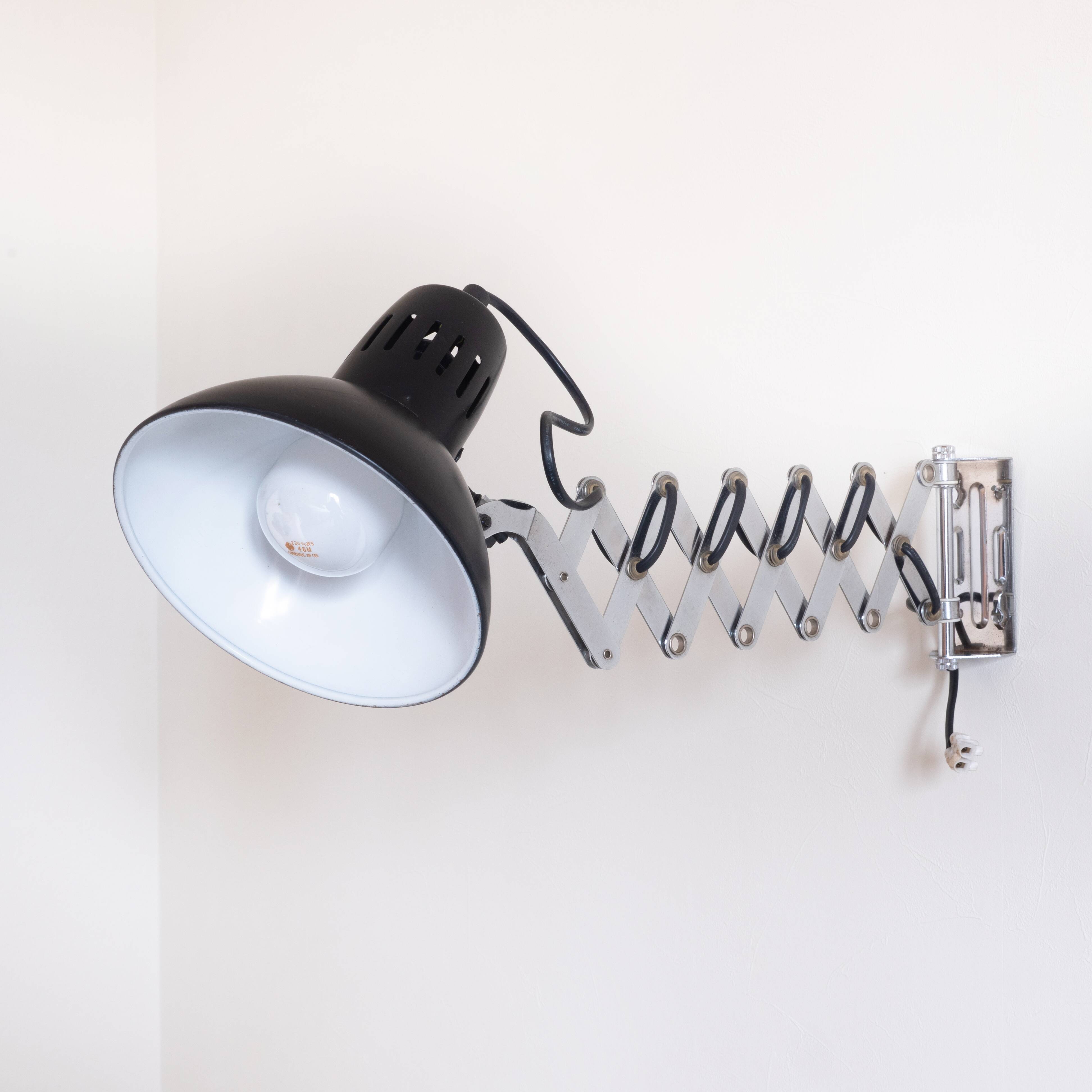 Lampe ciseaux noire