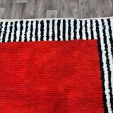 Handmade Berber rug in wool, size 150 x 250 cm