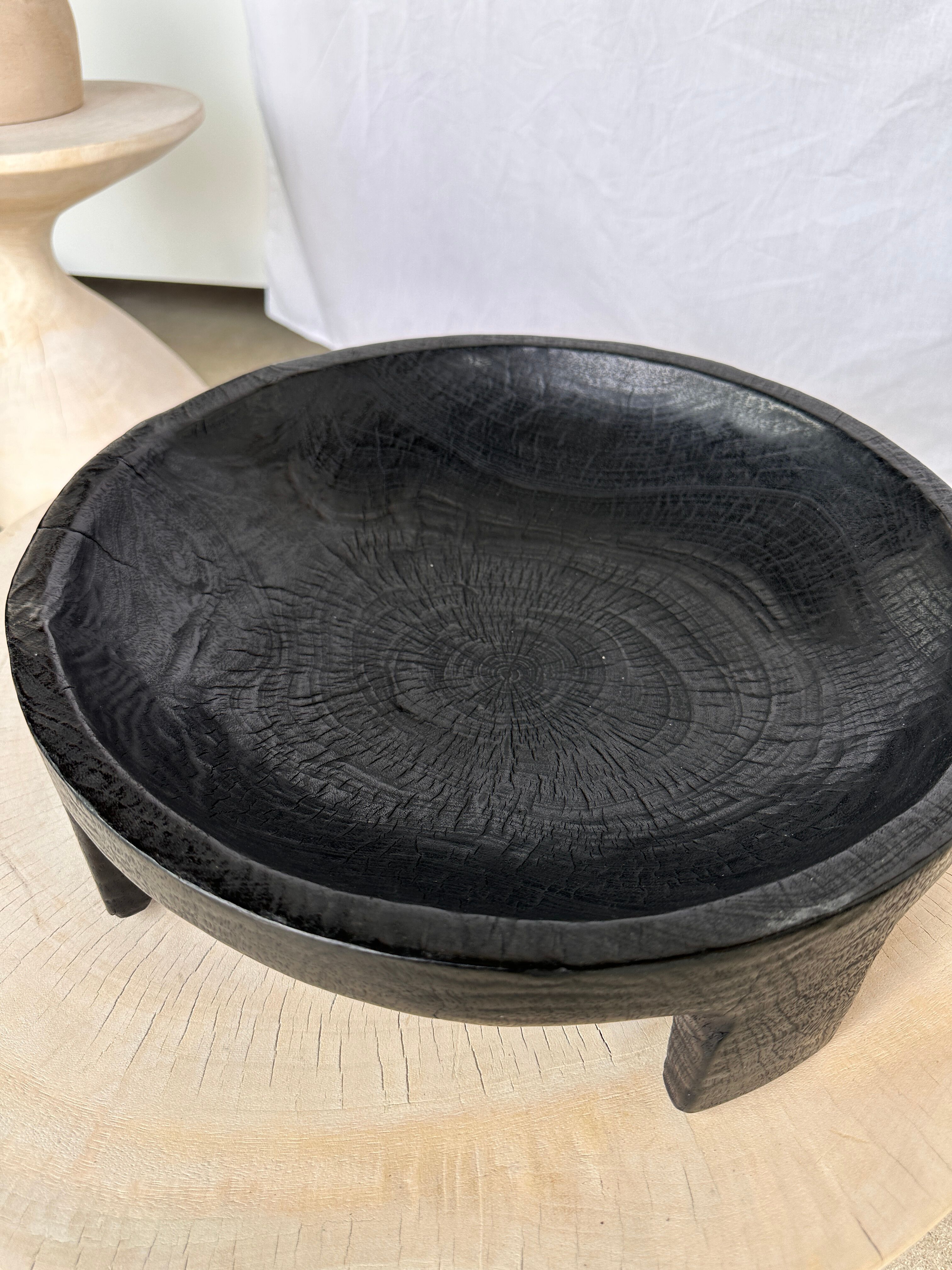 Cut in monoxyl mango wood
