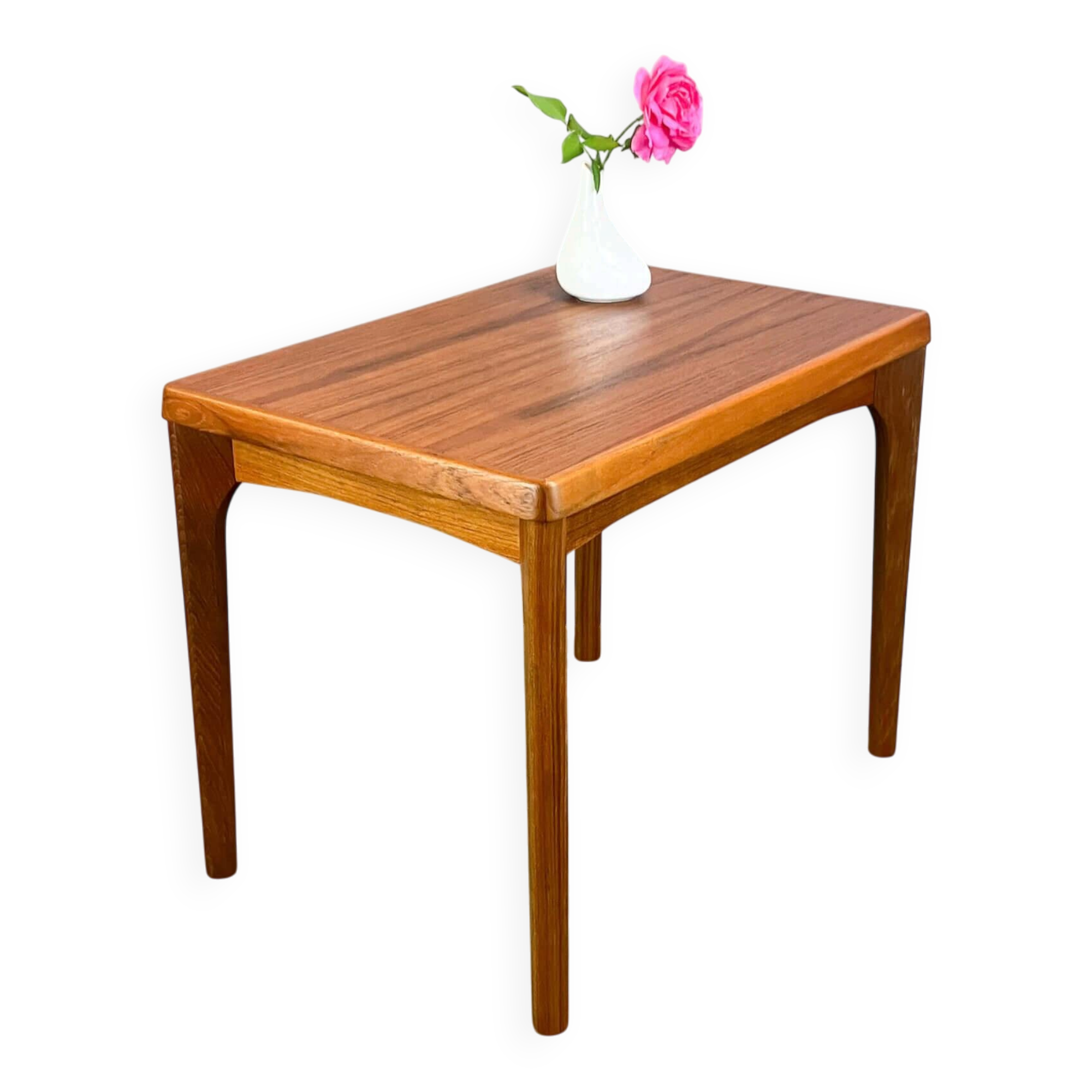 Table d'appoint par Henning Kjaernulf pour Vejle Stole- & Møbelfabrik, teck, années 1960.