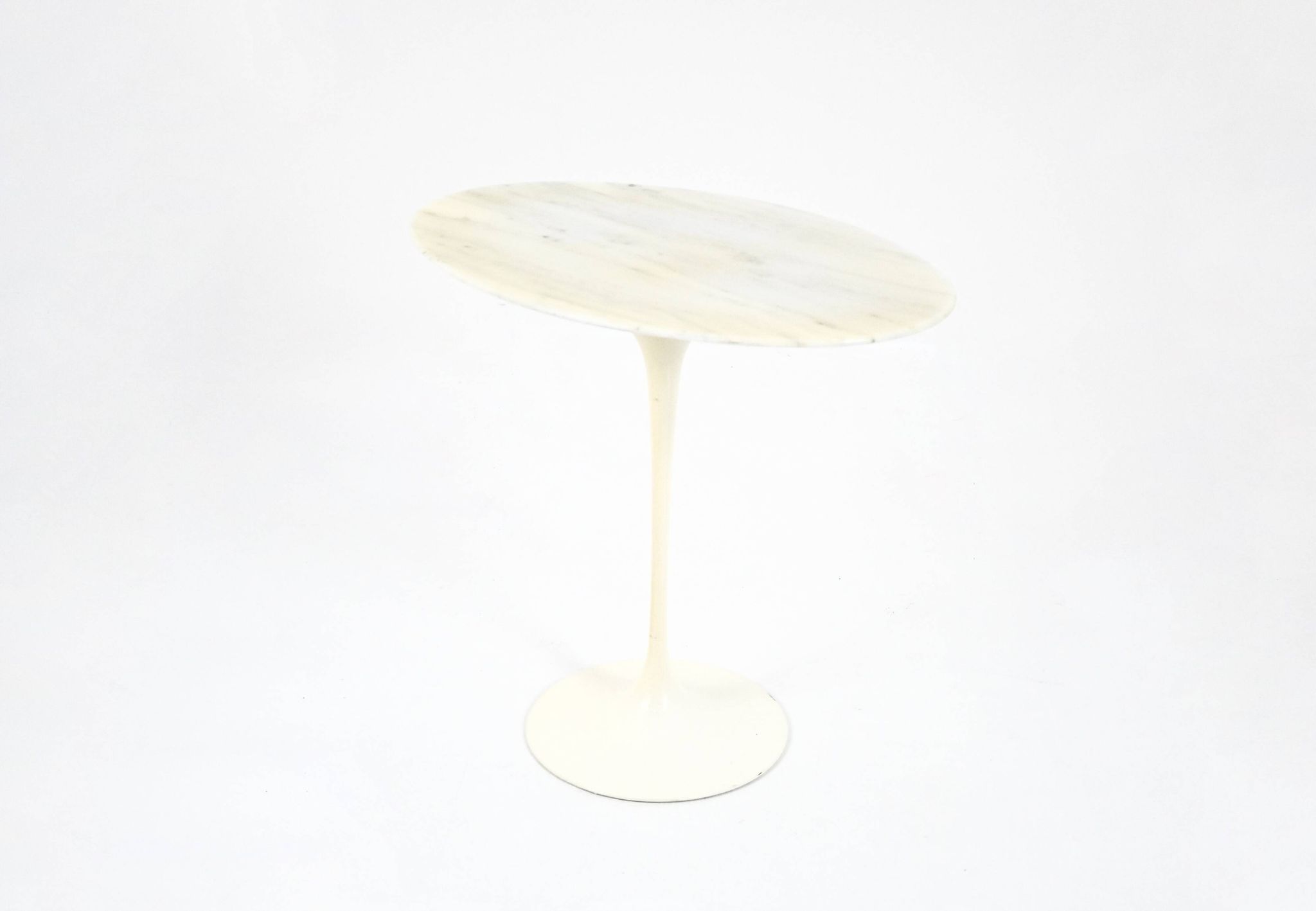 Oval side table by Eero Saarinen for Knoll International, 1960s