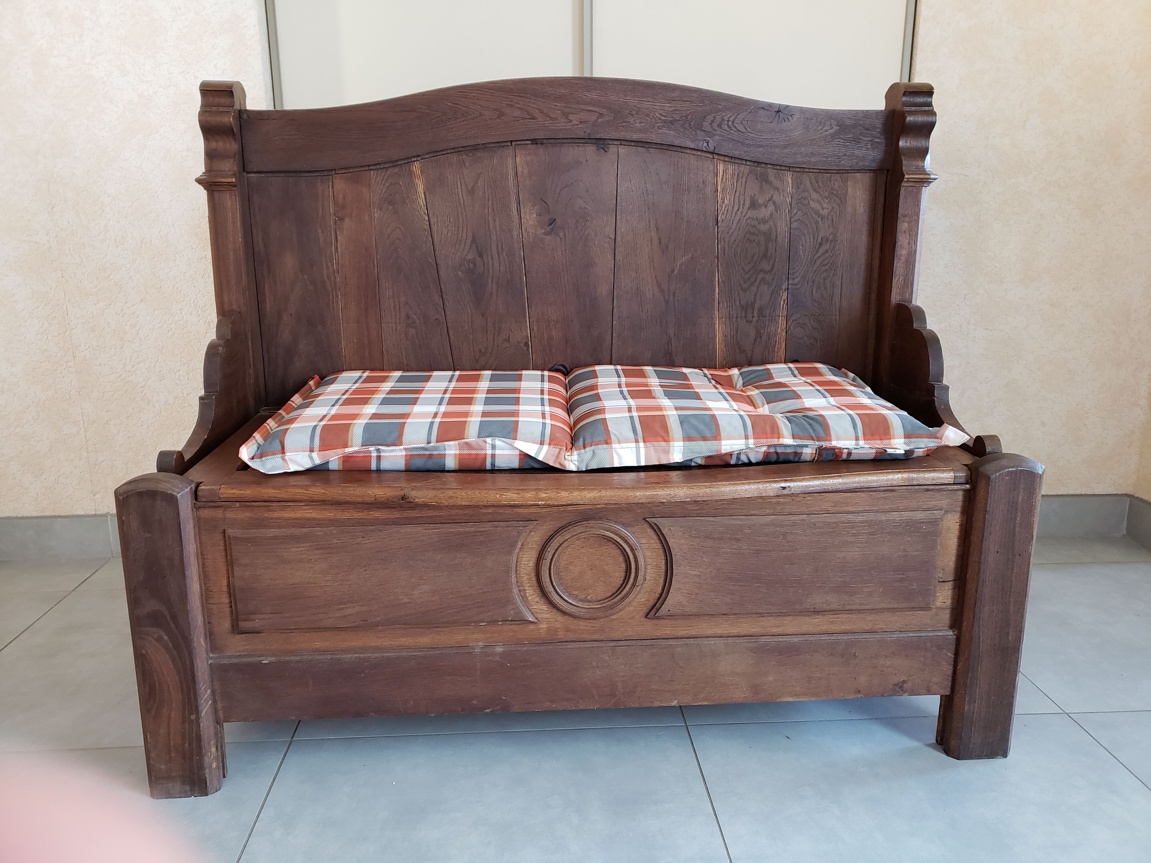 Antique chest bench