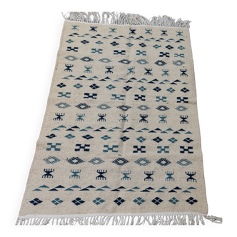 Tapis blanc et bleu fait main en laine naturelle