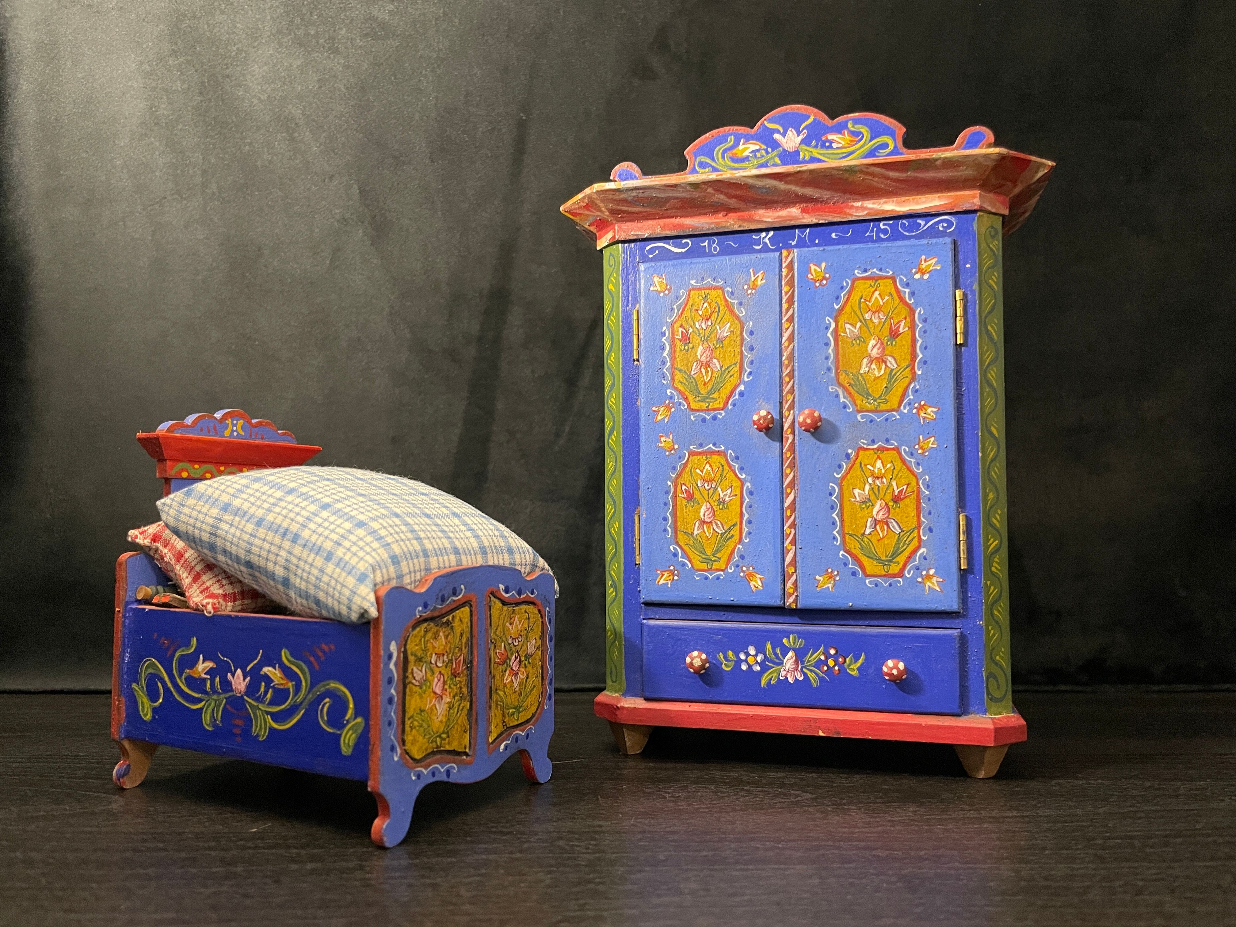 Tyrolean miniature wardrobe and bed set
