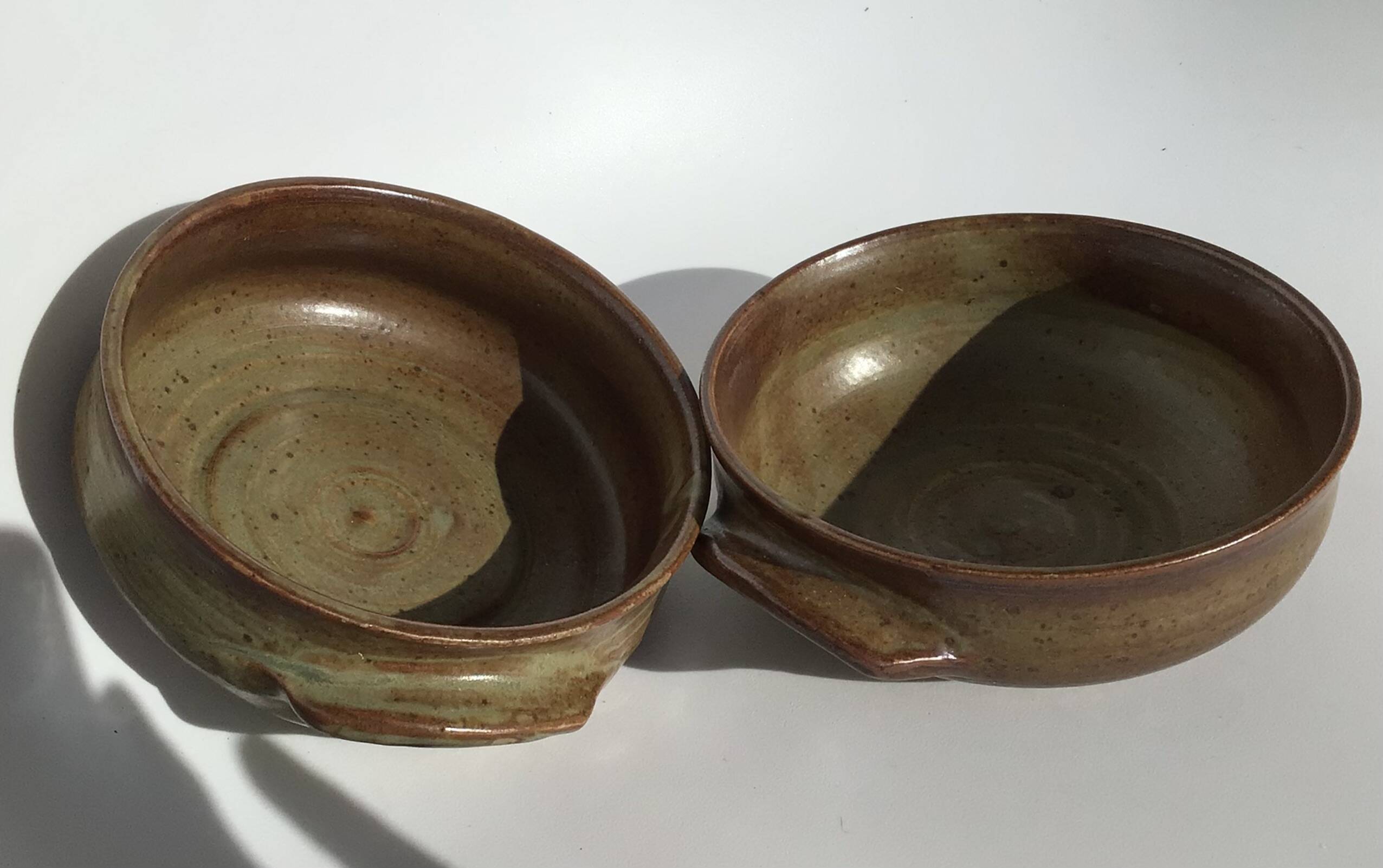 2 Bols grès artisanal brun vert signés