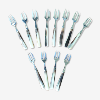 Service 12 dessert forks in horn and pie shovel