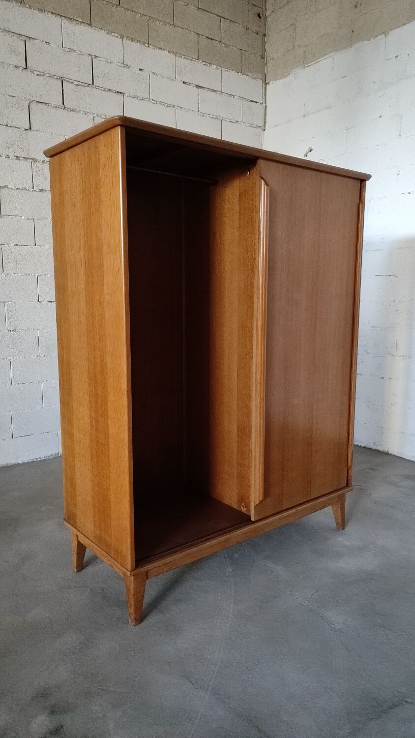 Wardrobe foot vintage compass