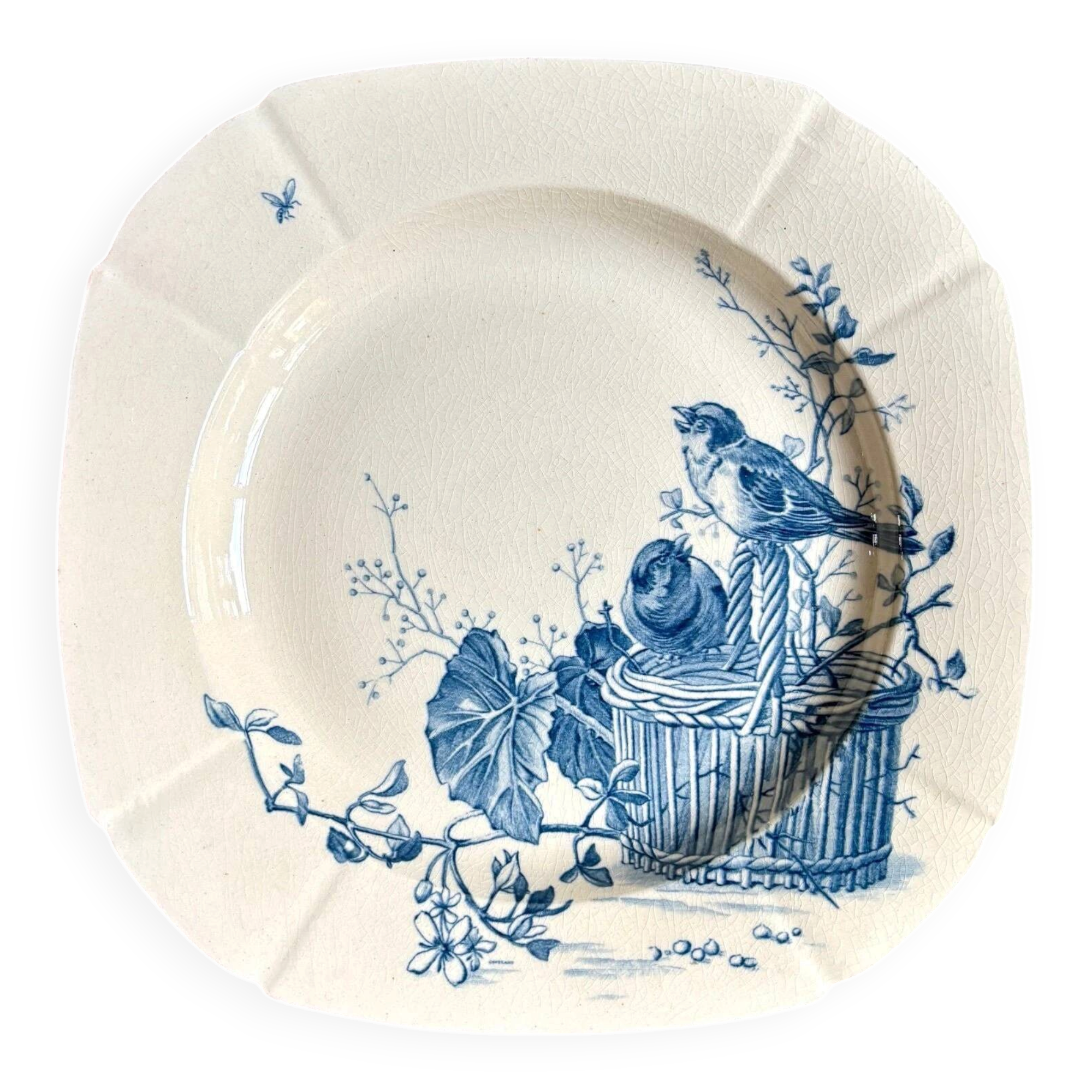 Assiette creuse Gien en terre de fer bleue, service "Oiseaux" vers 1870 n°1
