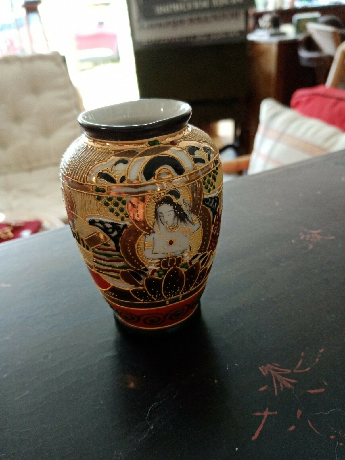 Vase asian porcelain pattern 10 cm high