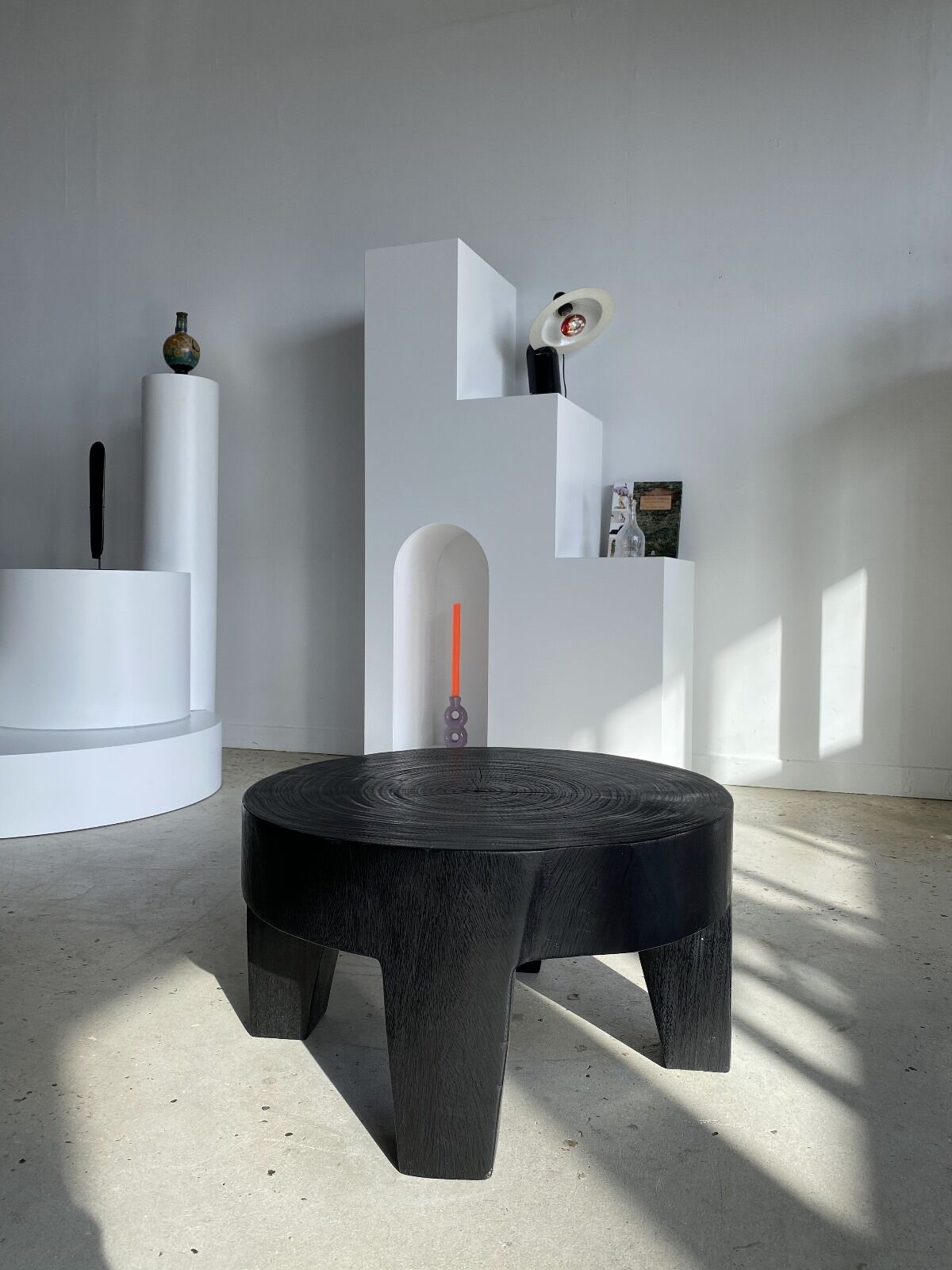 Coffee table en bois massif monoxyle noir
