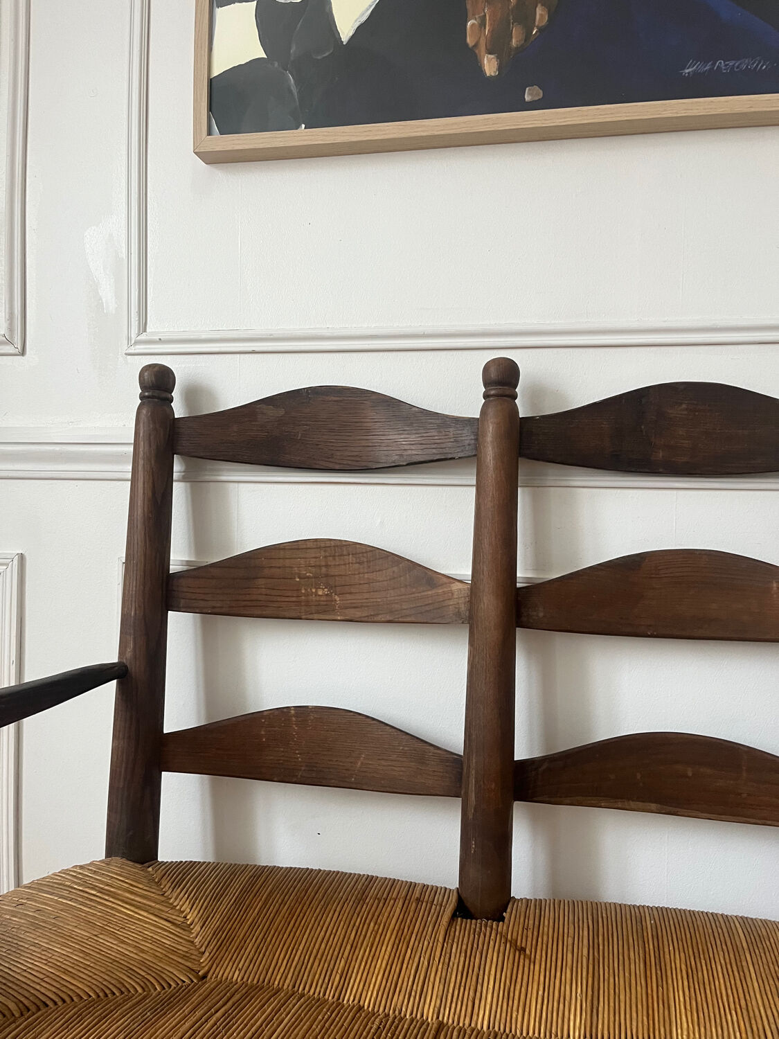 Wood and straw banquette