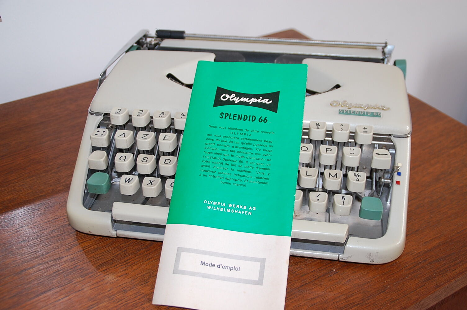 Machine à écrire Olympia Splendid 66
