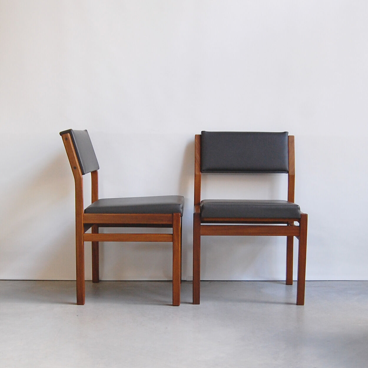 Pair of chairs model SA41 by Cees Braakman for Pastoe 1960s