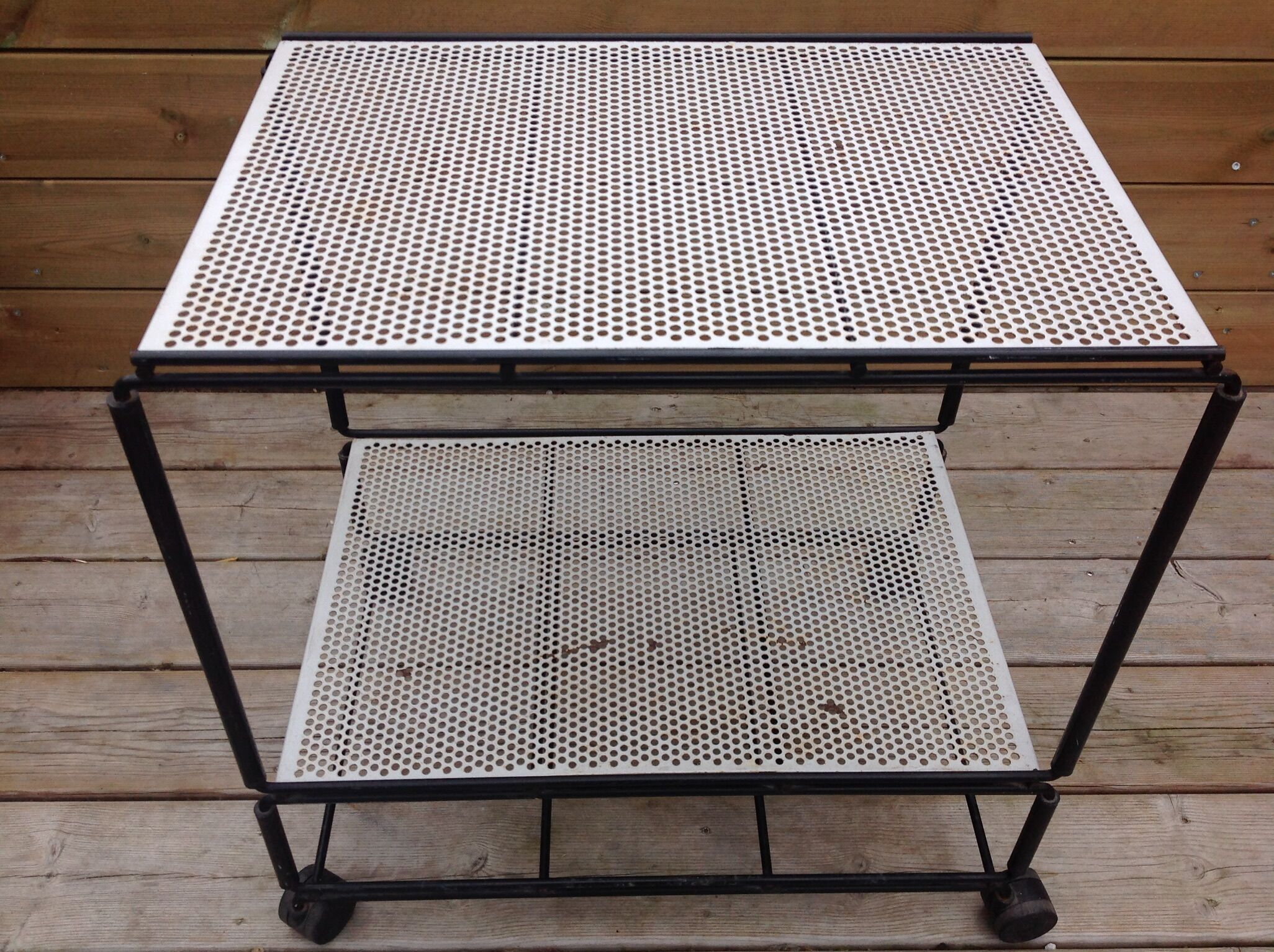 Perforated iron rolling table