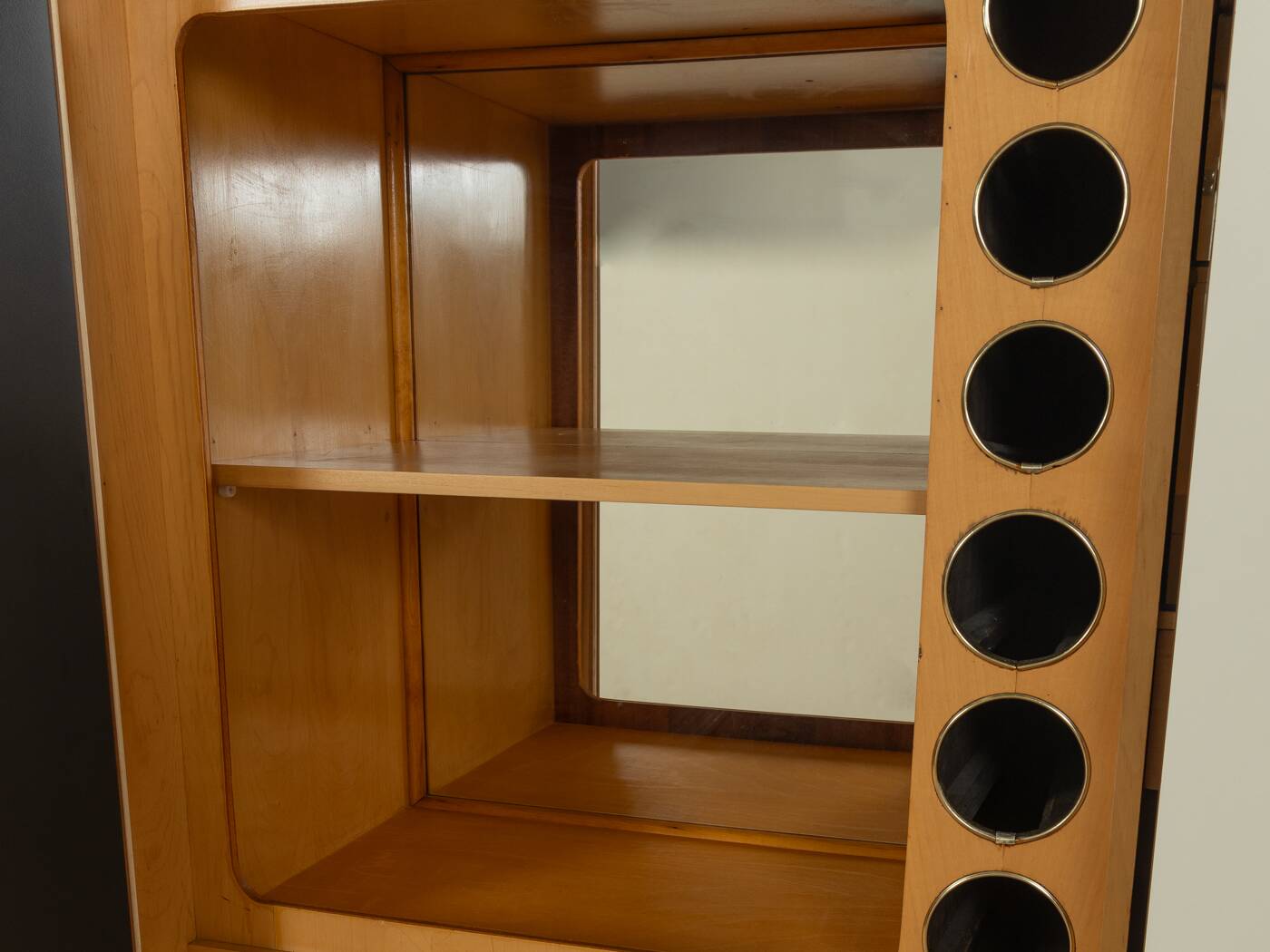 Extendable bar cabinet for the home, 1950s