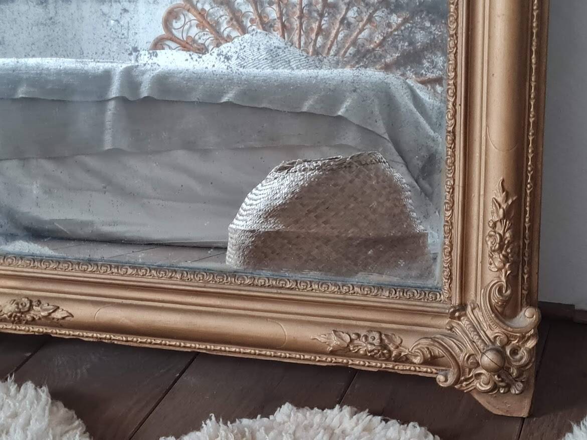 Antique rectangular mirror with mouldings 103 x 68