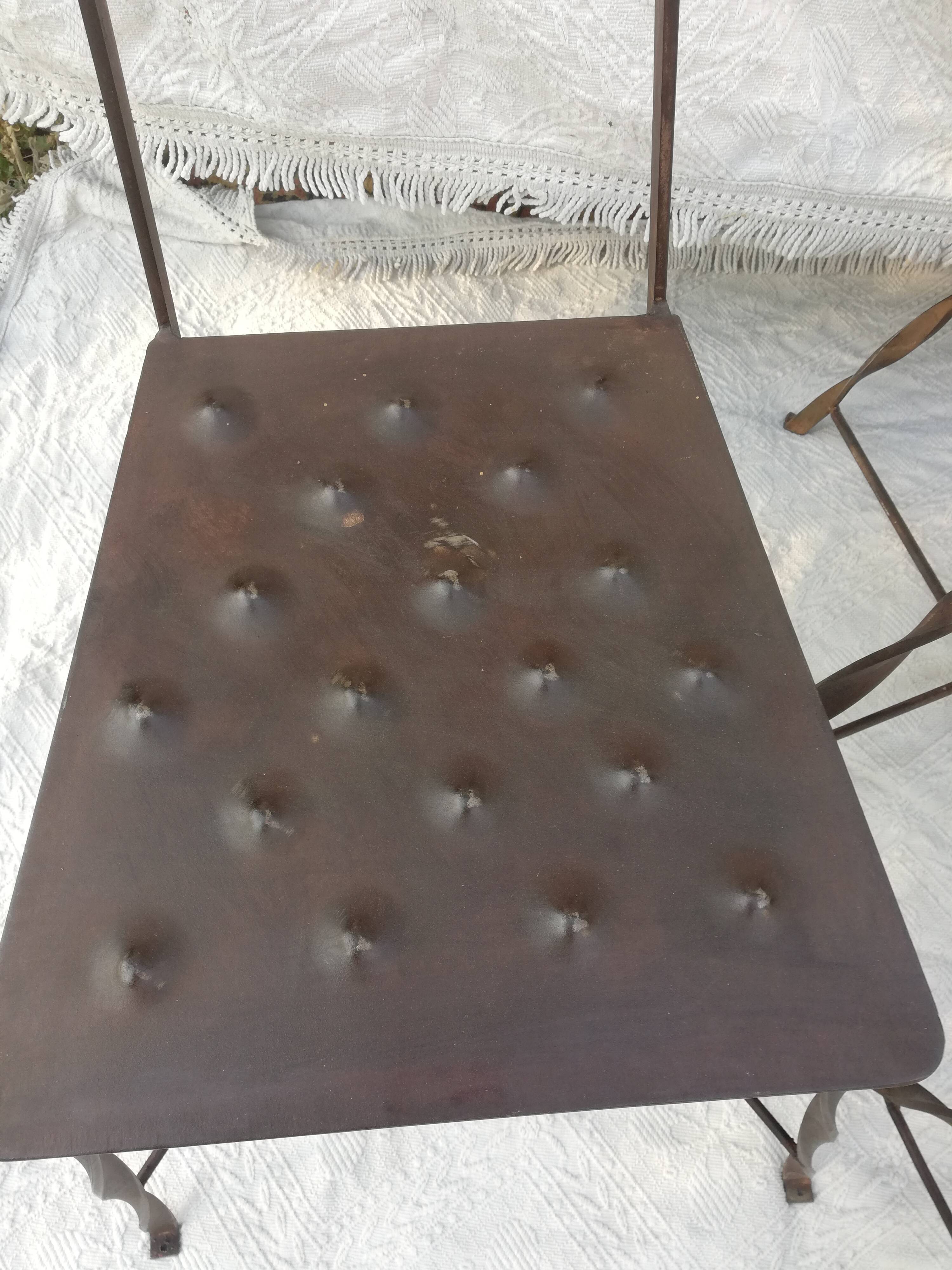 Set de 4 chaises en métal décor de poisson