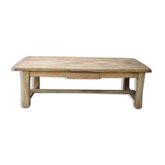 Farm table