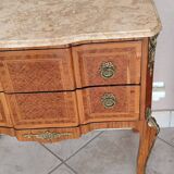 Commode style Louis XVI
