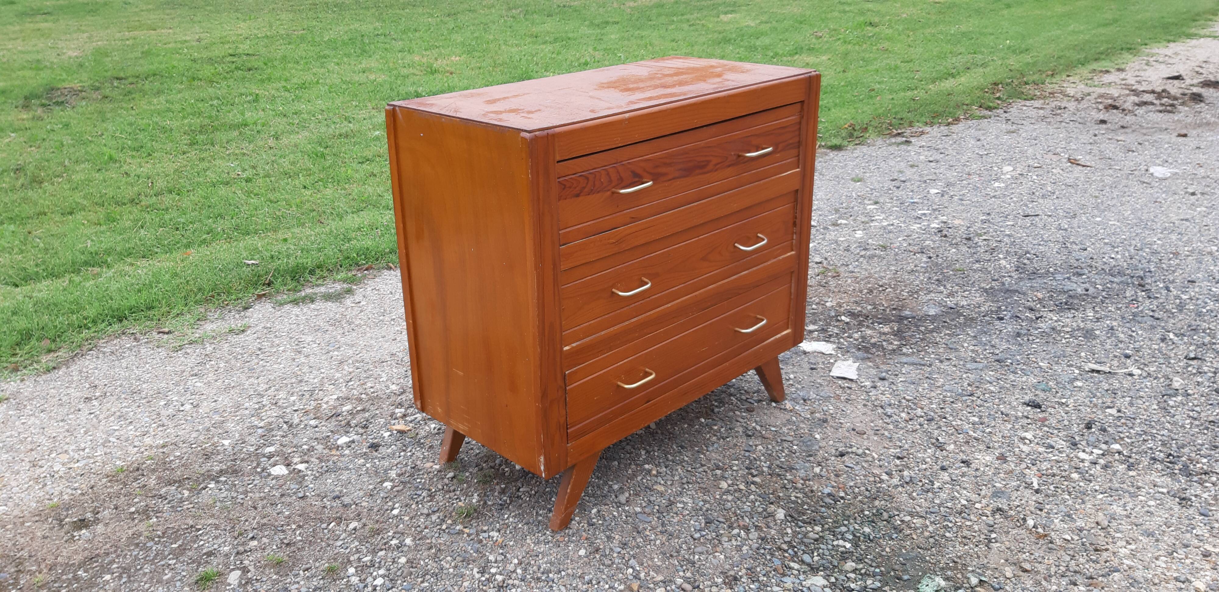 Vintage chest of drawers of the 50s in wood