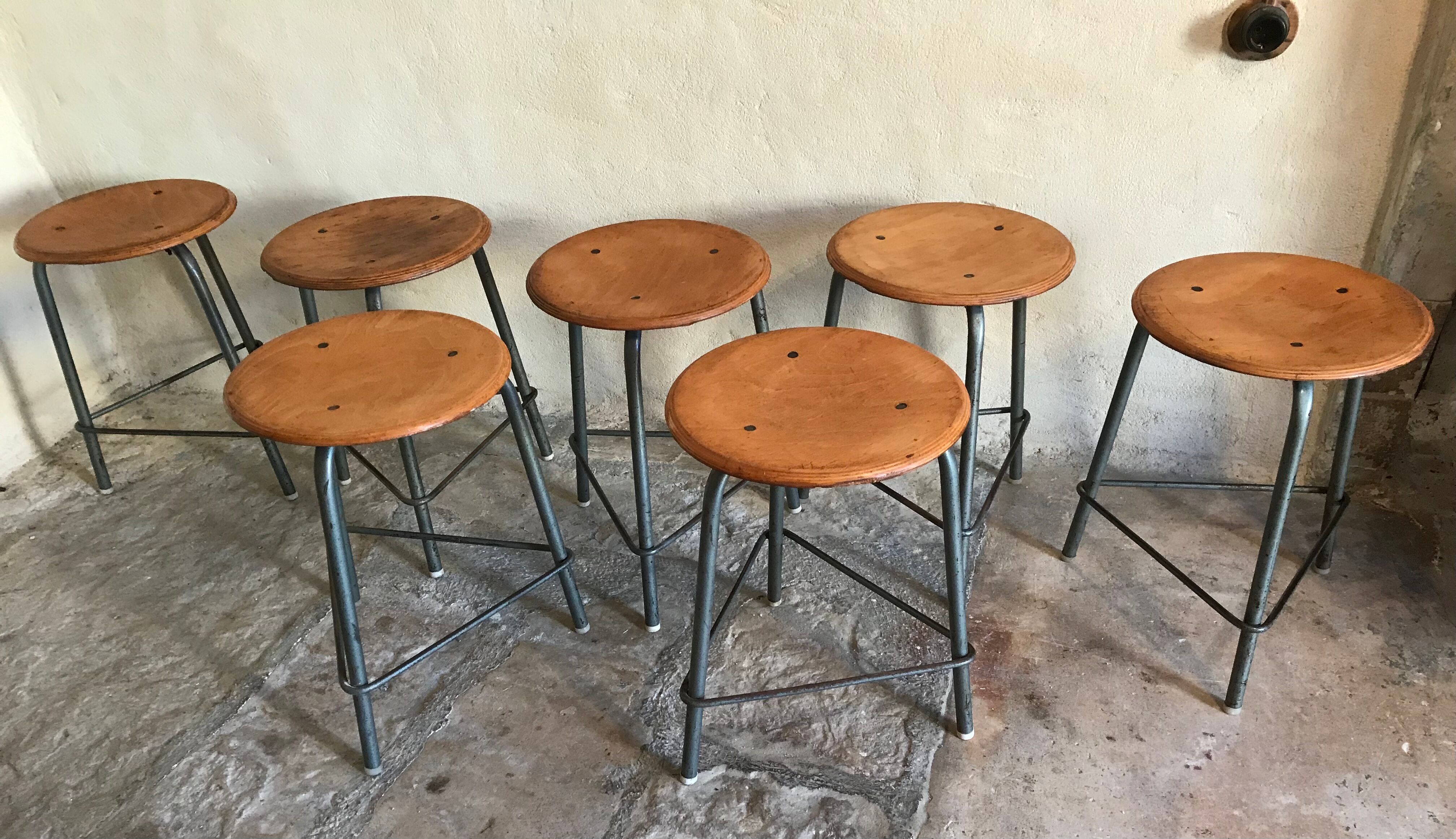 Lot de 7 tabourets tripodes vintage style industriel 1960-80’s