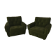Paire de fauteuils, velours vert à roulettes, des années 70