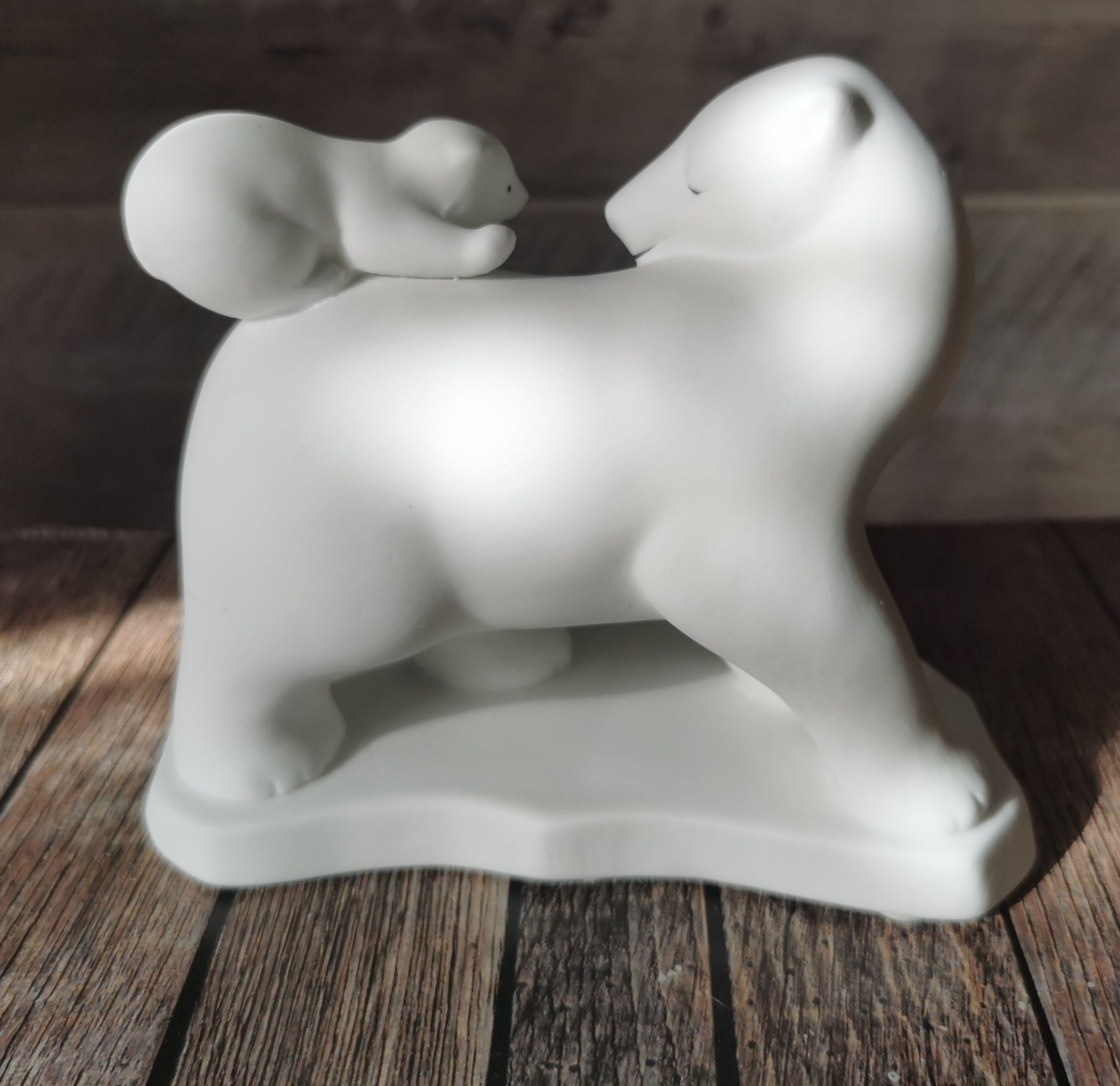Polar bear candle holder