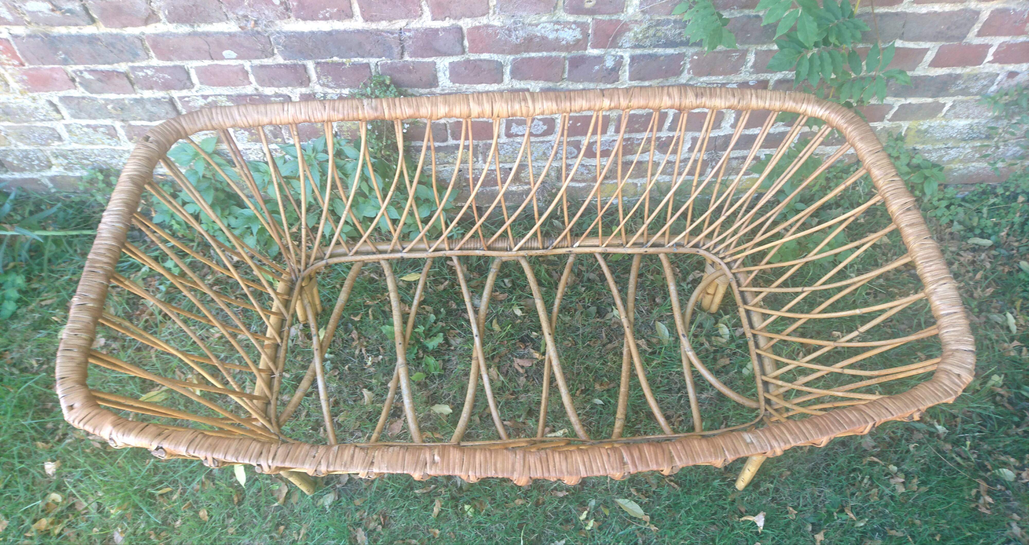 Rattan cradle bed