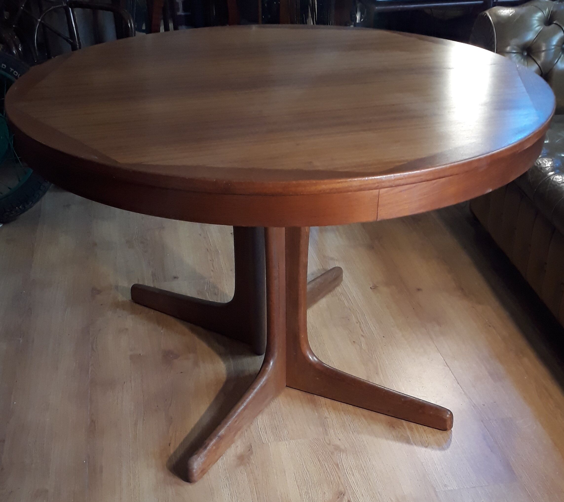 Baumann round table with extension 1970