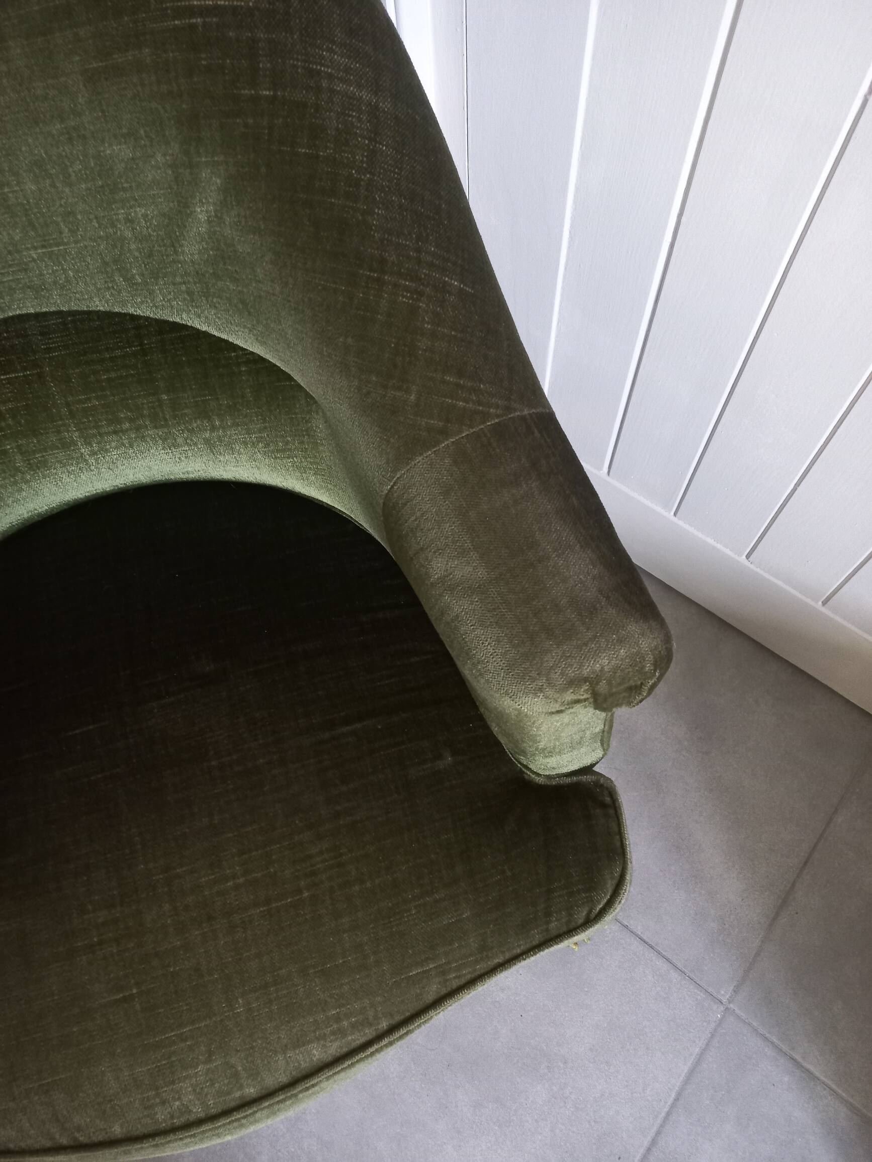 Green velvet toad armchair