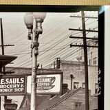 Photographie "Coin de rue à La Nouvelle-Orléans, devanture de la sandwicherie N.E. Saul’